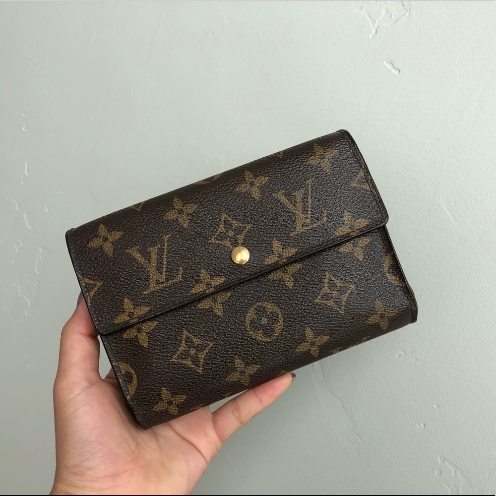 Authentic✅ Louis Vuitton 3 Fold wallet.